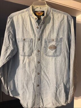 Harley-Davidson Men’s Light Blue Denim Button-Up Shirt with Chest Pockets